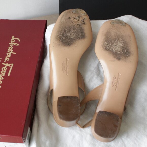 Salvatore Ferragamo Vintage Womens Narrow Fit 3cm Sand/Bone Calf NILO Slingback - Picture 6 of 6